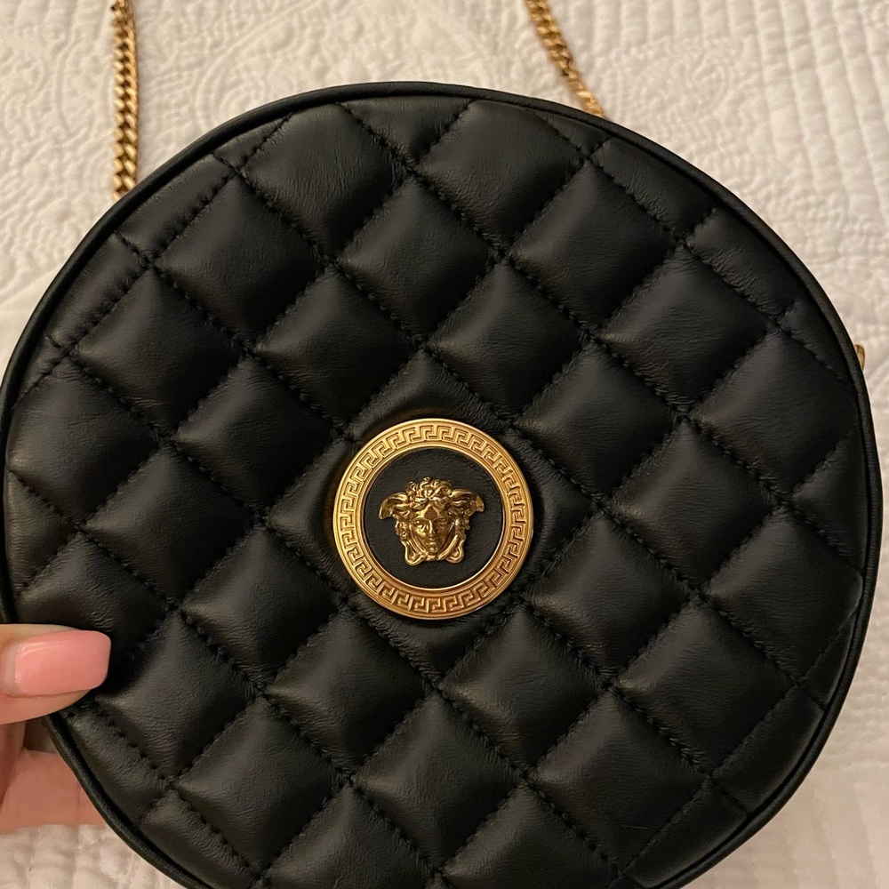Versace black leather crossbody bag. - Picture 8 of 10